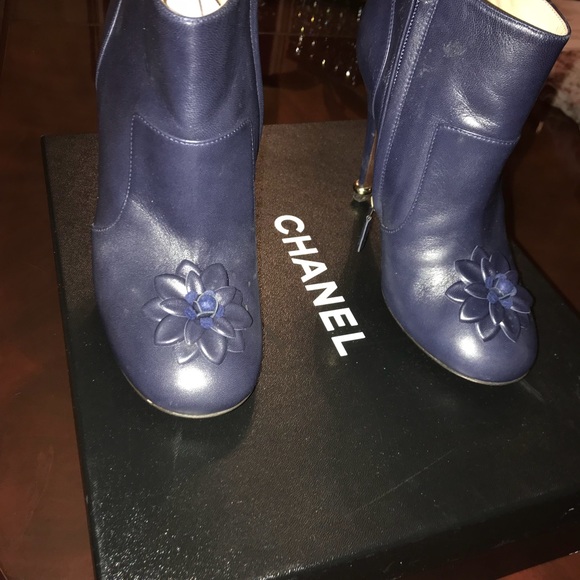 Chanel booties - Picture 2 of 5
